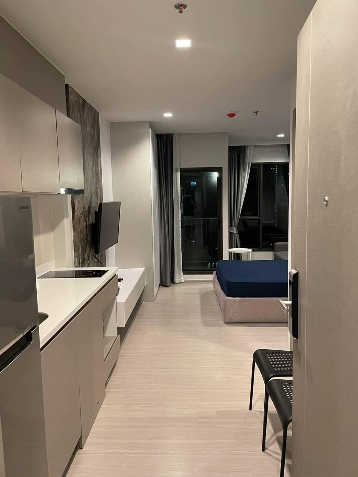 ให้เช่าคอนโดพระราม 9 เพชรบุรีตัดใหม่ RCA : 18,000 BHT/Month Life Asoke - Rama 9