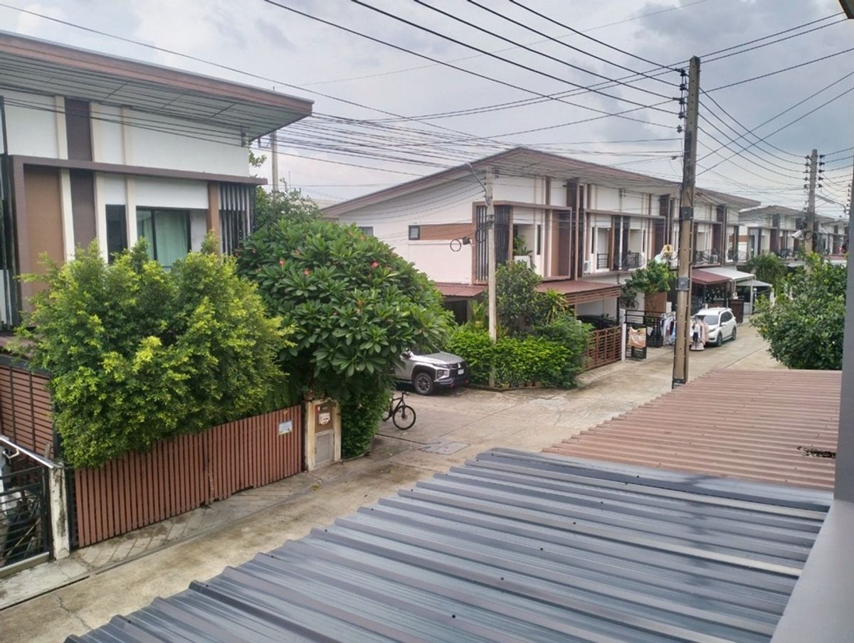 ขายทาวน์โฮมปทุมธานี รังสิต ธรรมศาสตร์ : ขายบ้านฟ้าปิยรมย์เทอร์เร่ ลำลูกกาคลอง6  ต.บึงคำพร้อย  อ.ลำลูกกา จ.ปทุมธานี