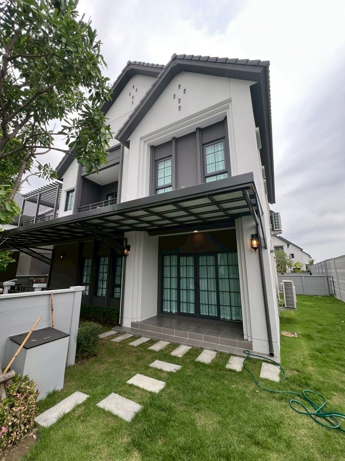 ให้เช่าบ้านบางนา แบริ่ง ลาซาล : ME250057 ให้เช่าบ้านเดี่ยว 2 ชั้น Centro บางนา บ้านใหม่ พร้อมอยู่ ใกล้ Mega บางนา @mecondo