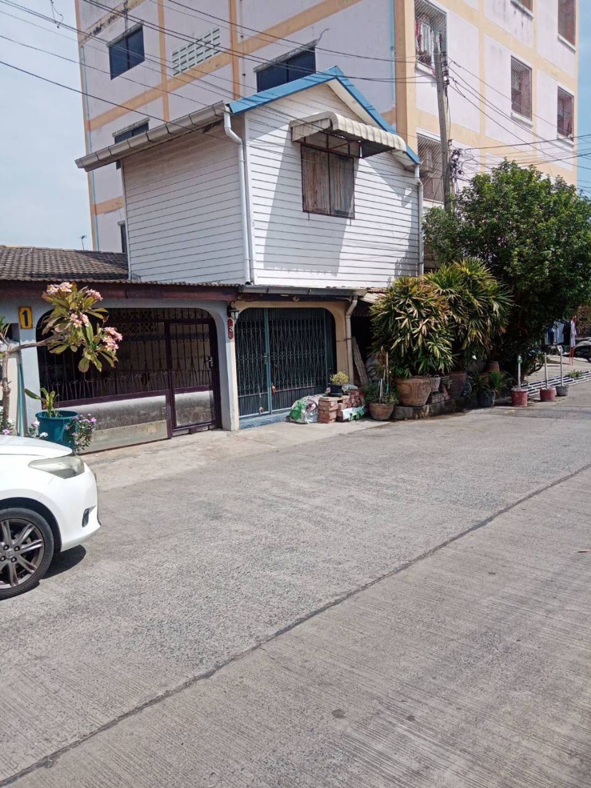 ขายบ้านปทุมธานี รังสิต ธรรมศาสตร์ : ขายด่วน! บ้านพร้อมอยู่ ใกล้รถไฟฟ้า ราคาสุดคุ้ม ขนาด 27.0 ตารางวา