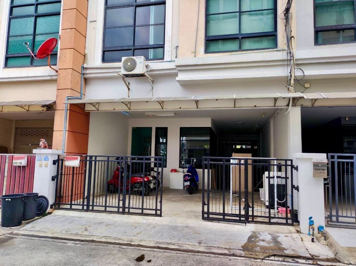 ทาวน์โฮมโชคชัย4 ลาดพร้าว71 : ✨ ให้เช่า / ขาย Townhome 4 ชั้น Ban Klang Muang Urbanion ลาดพร้าว–วังหิน | เหมาะเปิดออฟฟิศ จดทะเบียนบริษัทได้ ✨ ทำเลดี เดินทางสะดวก พร้อมใช้งานทันที!