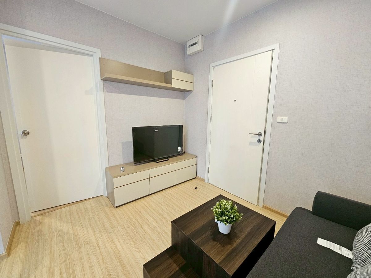 ให้เช่าคอนโดปิ่นเกล้า จรัญสนิทวงศ์ : วิวสระ สวยงาม สดใส ได้ทุกวัน ห้องใหม่กริ๊บเพิ่งซื้อของมาลงที่ พลัม ปิ่นเกล้า