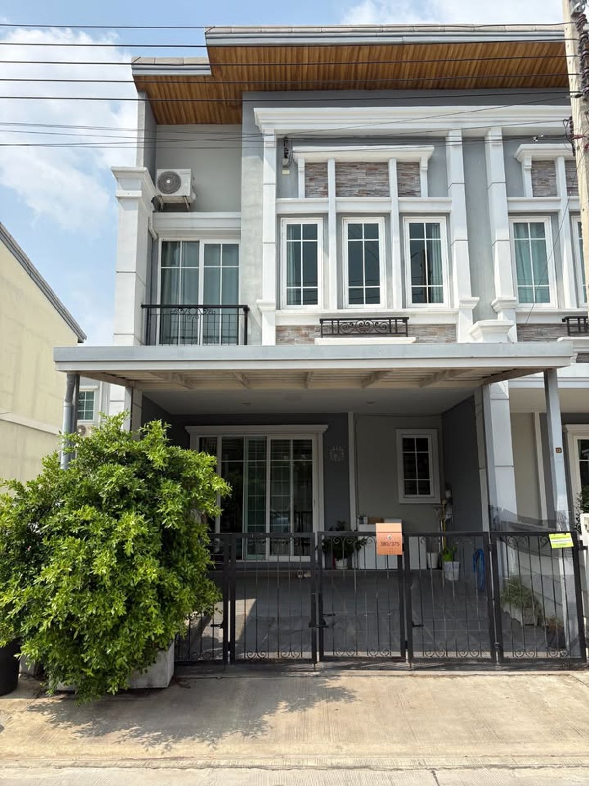ขายทาวน์โฮมลาดกระบัง สุวรรณภูมิ : โกลเด้น ทาวน์ 3 บางนา - สวนหลวง / 4 ห้องนอน (ขาย), Golden Town 3 Bangna - Suanluang / 4 Bedrooms (FOR SALE) FON110
