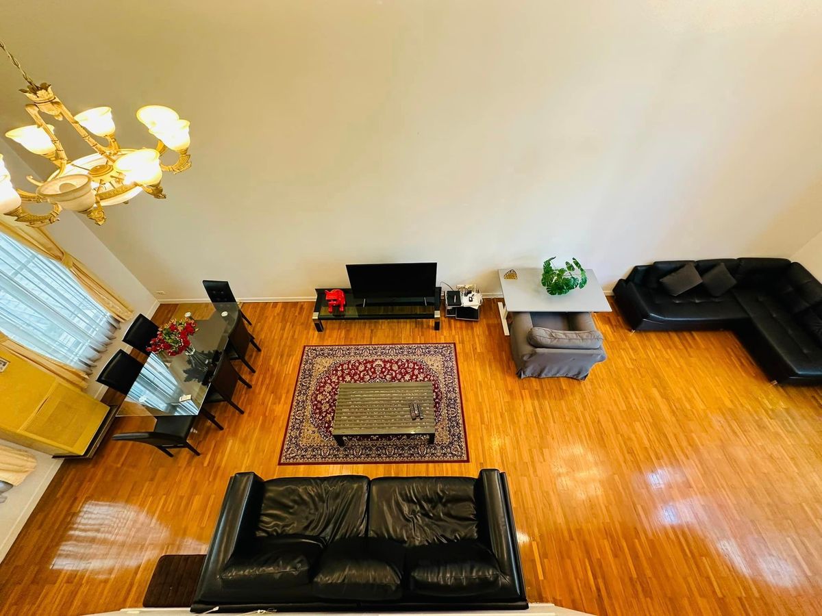 ให้เช่าทาวน์โฮมสุขุมวิท อโศก ทองหล่อ : FOR RENT Townhouse Moo Bann Klang Krung Thonglor , Sukhumvit55  . 4-5 bedrooms 6 bathrooms 4 Storeys 