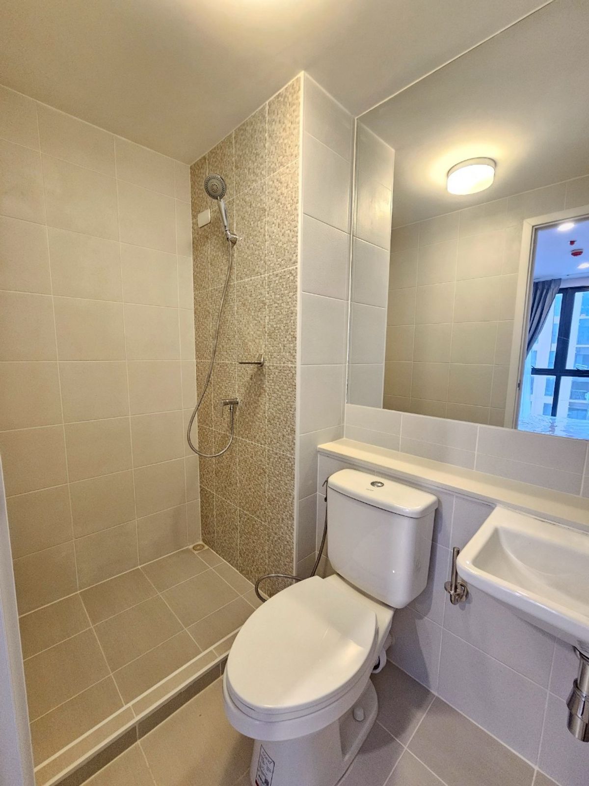 ให้เช่าคอนโดปิ่นเกล้า จรัญสนิทวงศ์ : วิวสระ สวยงาม สดใส ได้ทุกวัน ห้องใหม่กริ๊บเพิ่งซื้อของมาลงที่ พลัม ปิ่นเกล้า