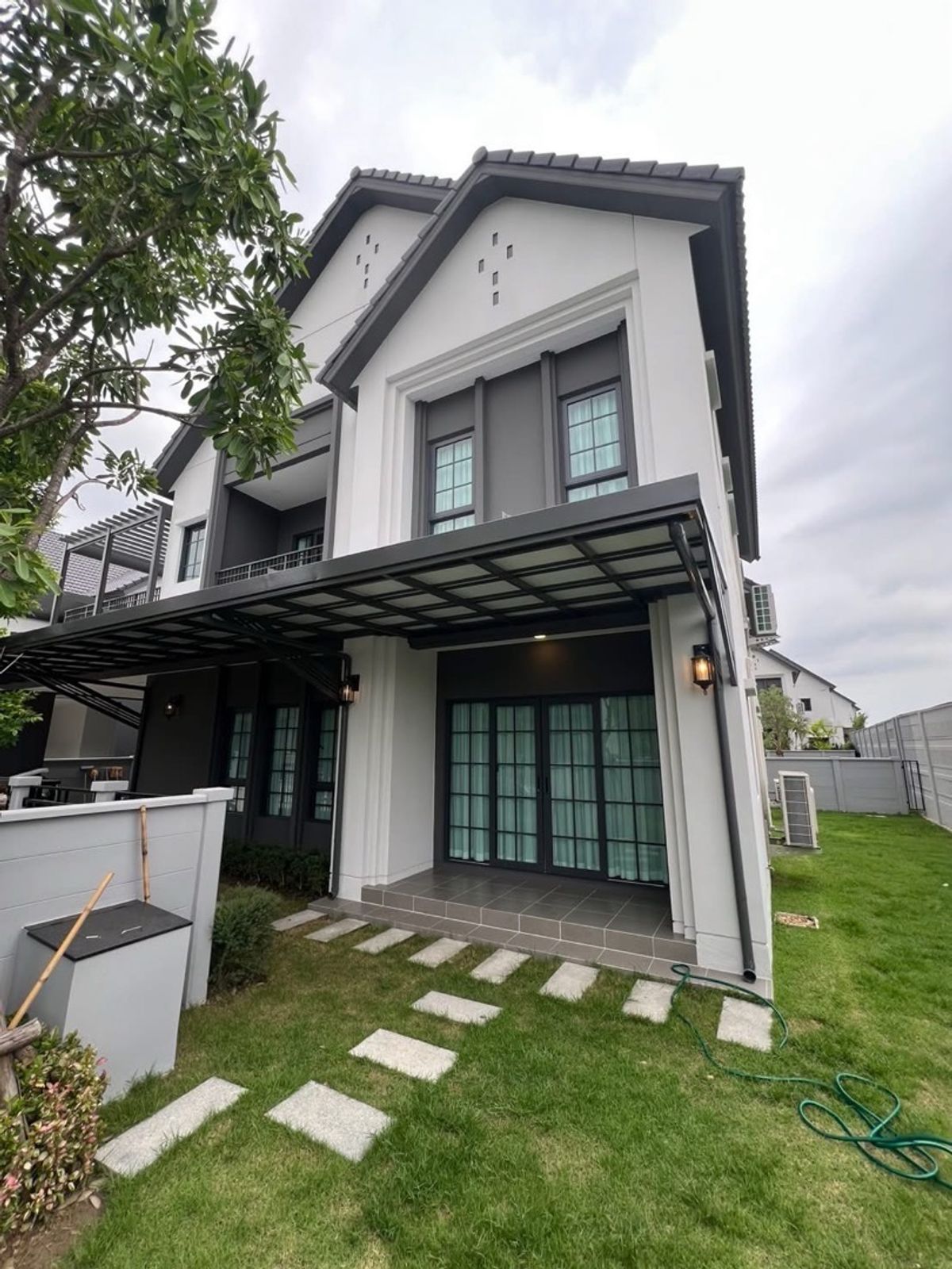 บ้านบางนา แบริ่ง ลาซาล : Brand New Luxury Home for Rent / Sale @CENTRO Bangna