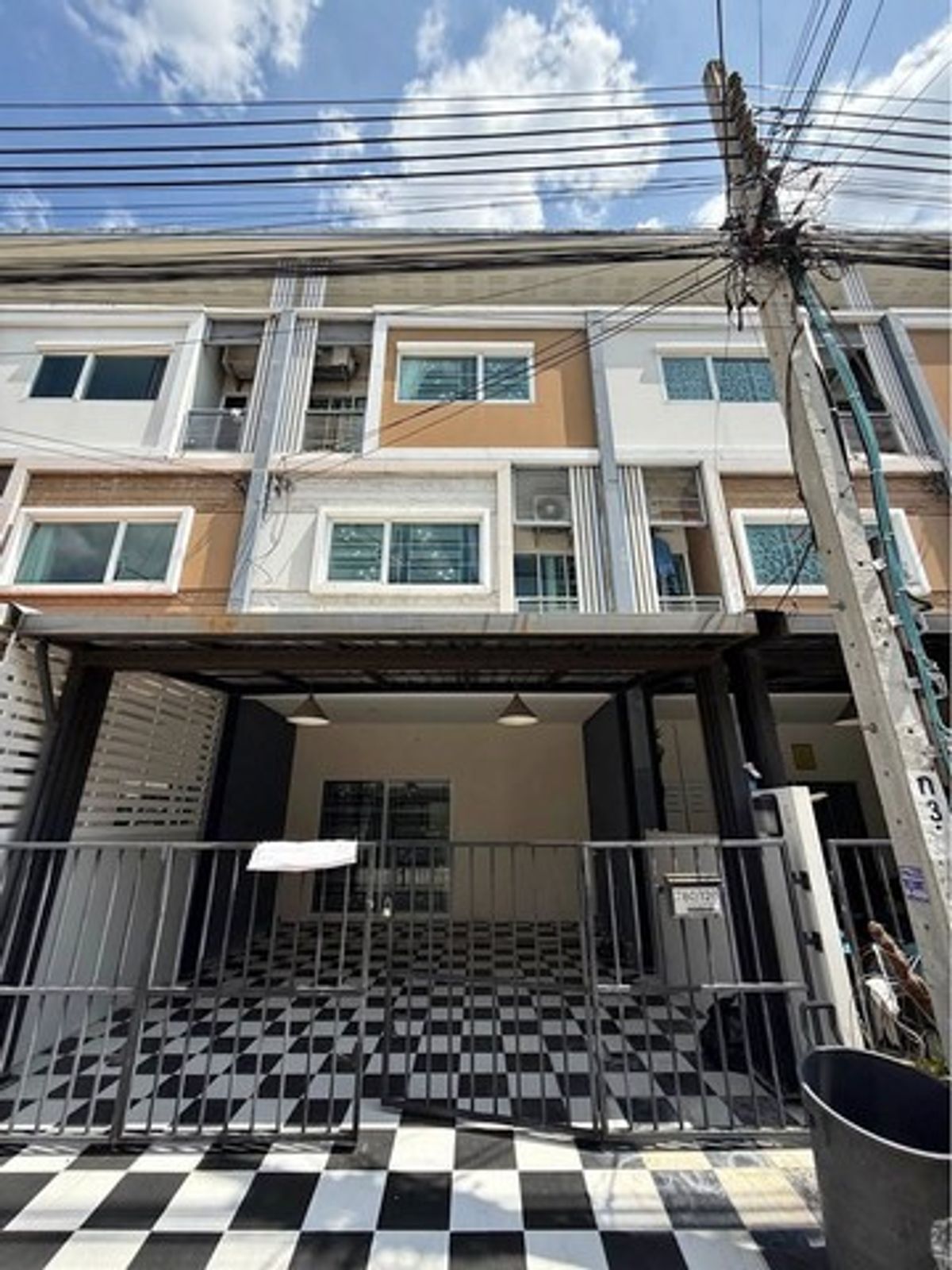 ให้เช่าทาวน์โฮมพัฒนาการ ศรีนครินทร์ : HR2452ให้เช่าทาวน์โฮม 3 ชั้น โครงการวิลเลต ซิตี้ พัฒนาการ 38 ใกล้ทางด่วน เหมาะอยู่อาศัย