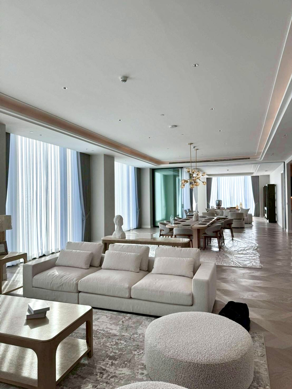 คอนโดวิทยุ ชิดลม หลังสวน : One89 Wireless Penthouse: 371.57sqm. 3bed 3bath Sell 259,000,000 Rent 1,400,000/mth Am: 0656199198