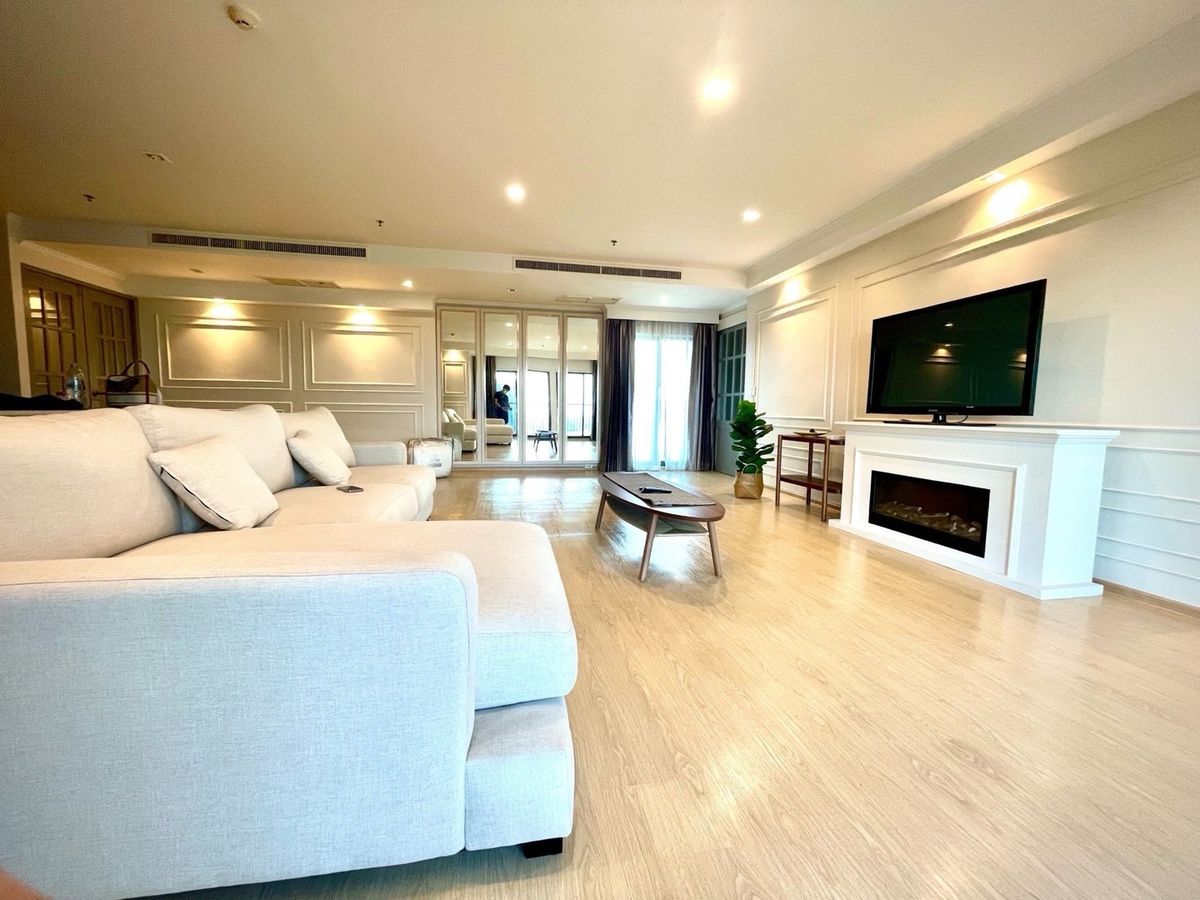 ให้เช่าคอนโดสุขุมวิท อโศก ทองหล่อ : Noble Remix Penthouse | 130K | 3 Bedrooms , 3 Bathrooms | 168 sq.m. | Floor 30+
