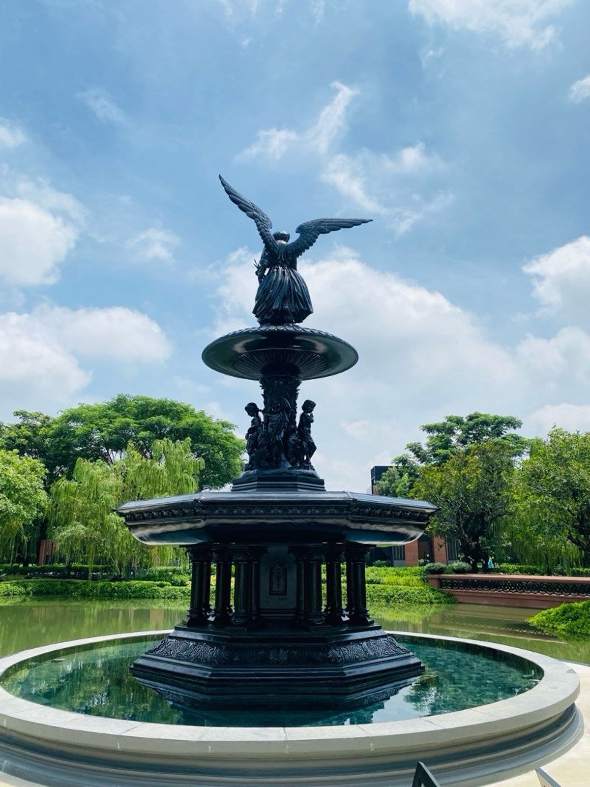 ขายบ้านพัฒนาการ ศรีนครินทร์ : ขายบ้านเดี่ยว สุดหรู “Narasiri กรุงเทพกรีฑา” โดยแสนสิริ
A Rare Masterpiece in Bangkok’s Most Prestigious Residential Zone