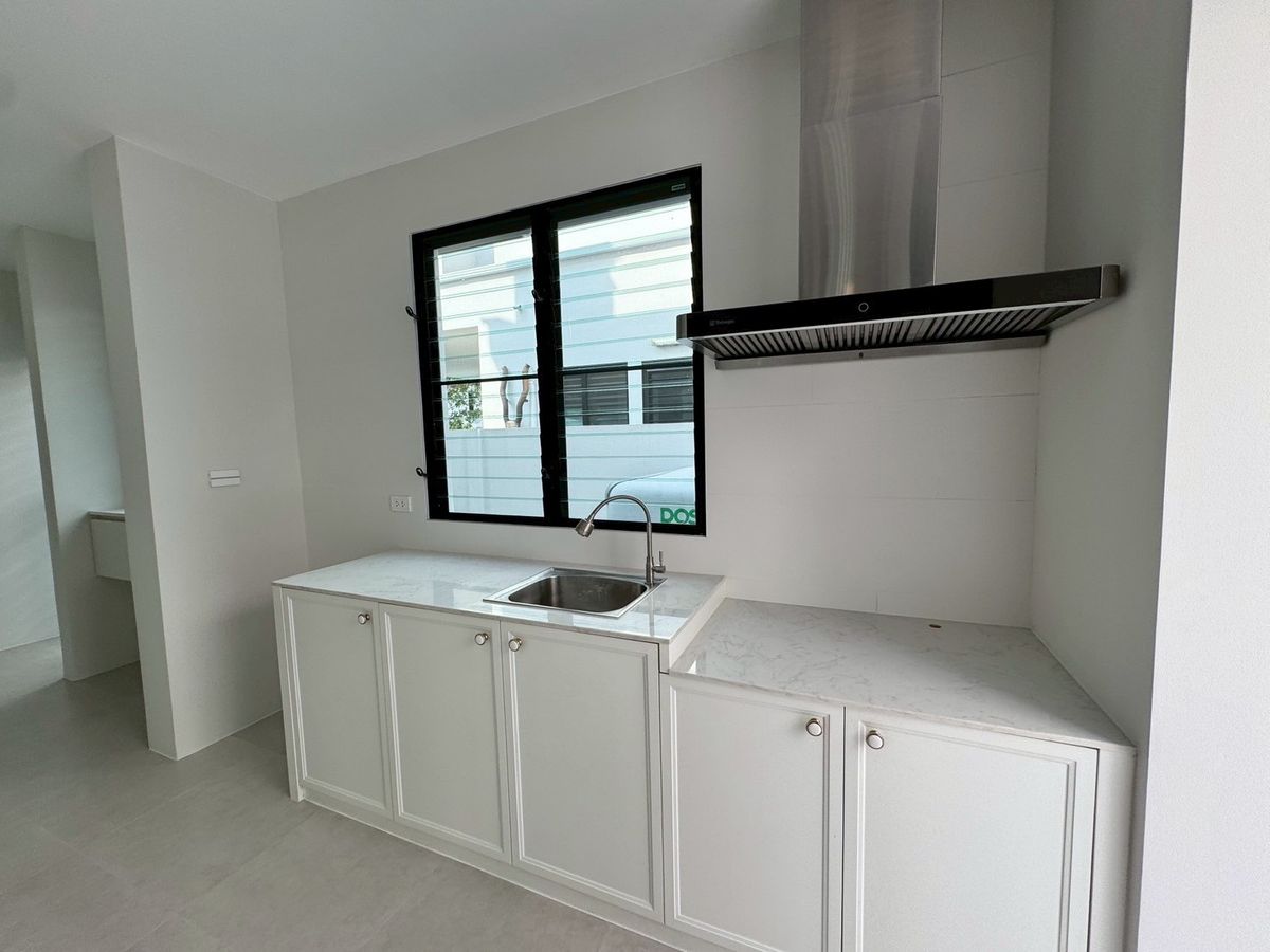 For RentHousePattanakan, Srinakarin : Nantawan new krungthep kreetha for rent 