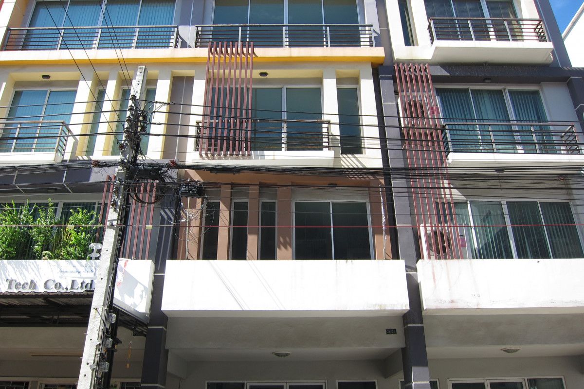 ขายทาวน์โฮมลาดกระบัง สุวรรณภูมิ :  หมู่บ้าน อาร์เค บิส เซ็นเตอร์
