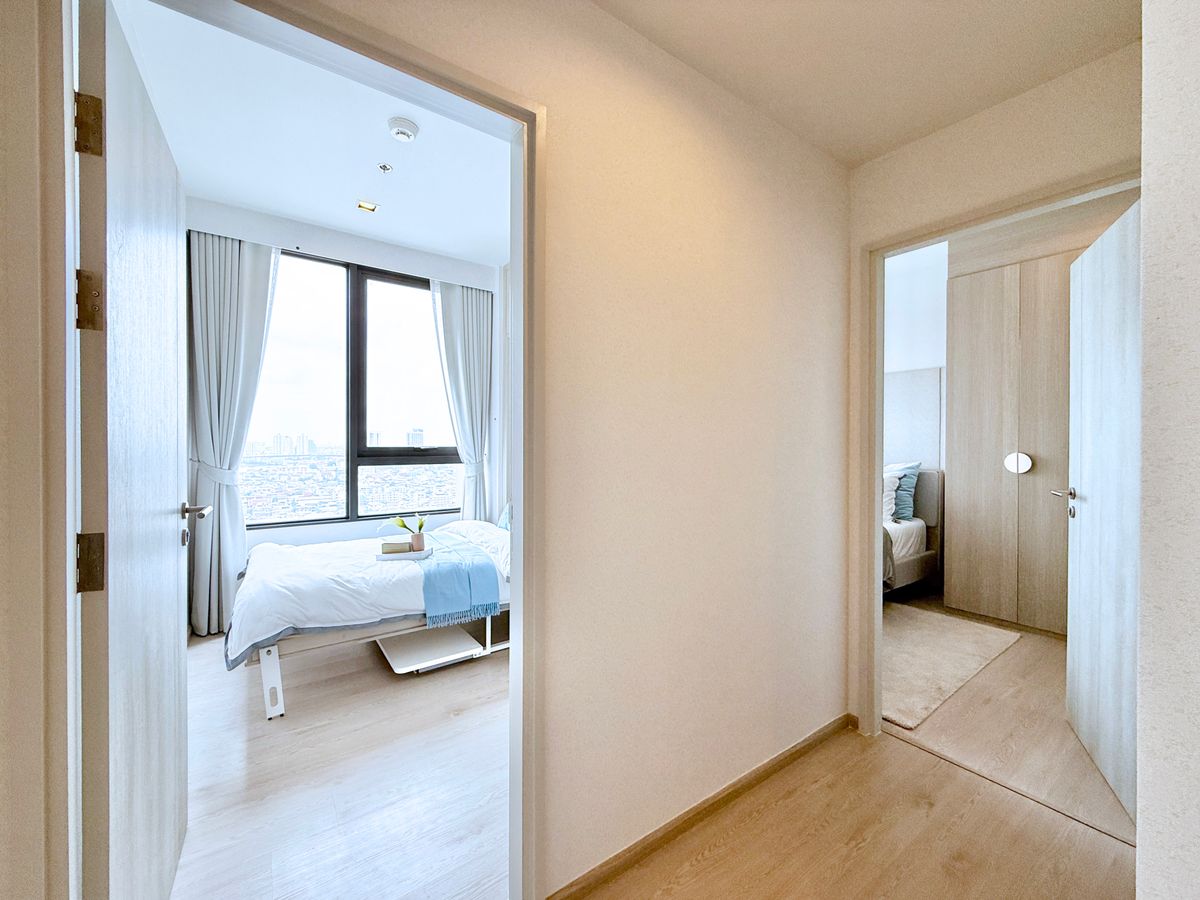 For SaleCondoWongwianyai, Charoennakor : ✨Condo next to BTS Wongwianyai✨ Reference Sathorn - Wongwianyai (Best deal directly from the project)