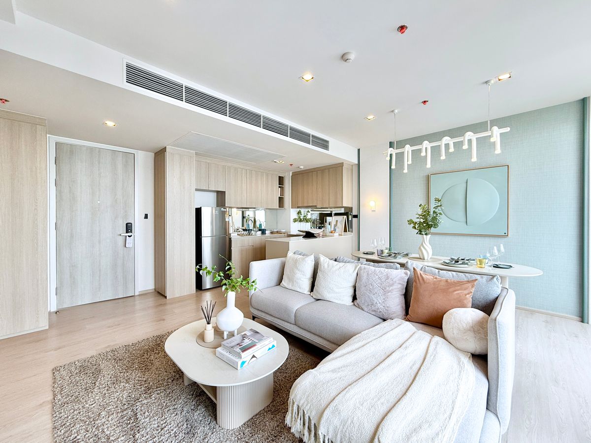 For SaleCondoWongwianyai, Charoennakor : ✨Condo next to BTS Wongwianyai✨ Reference Sathorn - Wongwianyai (Best deal directly from the project)