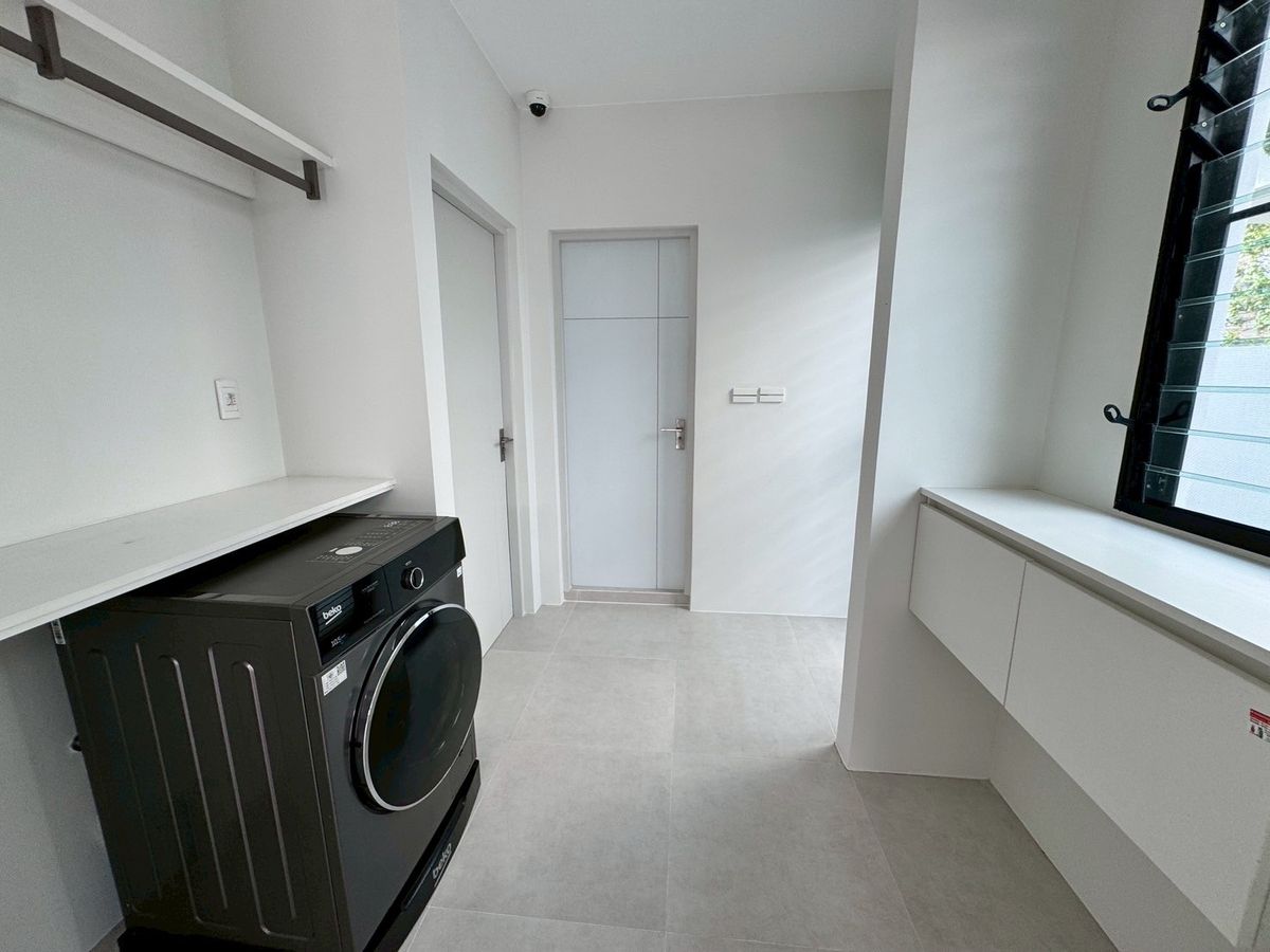 For RentHousePattanakan, Srinakarin : Nantawan new krungthep kreetha for rent 