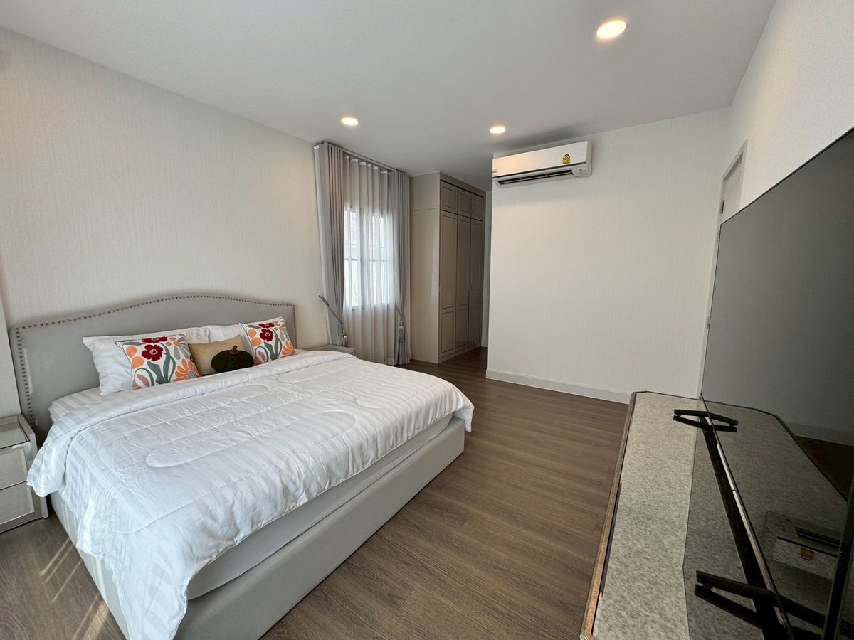 For RentHousePattanakan, Srinakarin : Nantawan new krungthep kreetha for rent 