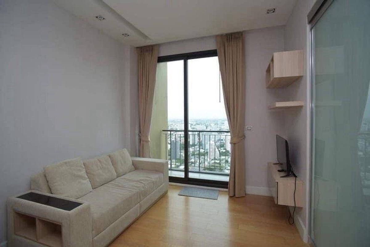 ขายคอนโดลาดพร้าว เซ็นทรัลลาดพร้าว : ขายราคาดีที่สุด!! ในโครงการ Equinox phahon - vibha (1bad1bath 40 ตรม.) เพียง 3.95 ล้านบาท เท่านั้น Tel.0806265693  คุณแบม 