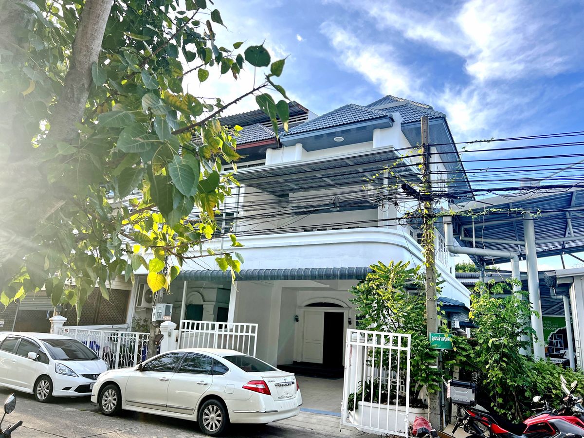 ให้เช่าโฮมออฟฟิศเลียบทางด่วนรามอินทรา : H0143😊 For RENT ให้เช่า โฮมออฟฟิศ 4 ชั้น🚪4 ห้องนอน🏢เลียบด่วนรามอินทรา-ประดิษฐ์มนูธรรม🔔พื้นที่บ้าน:35ตร.วา🔔พื้นที่ใช้สอย:500ตร.ม.💲เช่า:55,000฿📞065-9423251,099-5919653✅LineID:@newnormal