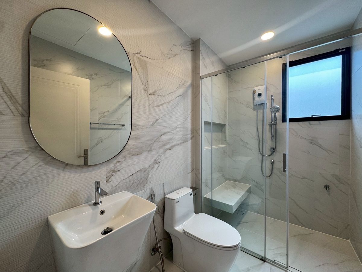 For RentHousePattanakan, Srinakarin : Nantawan new krungthep kreetha for rent 