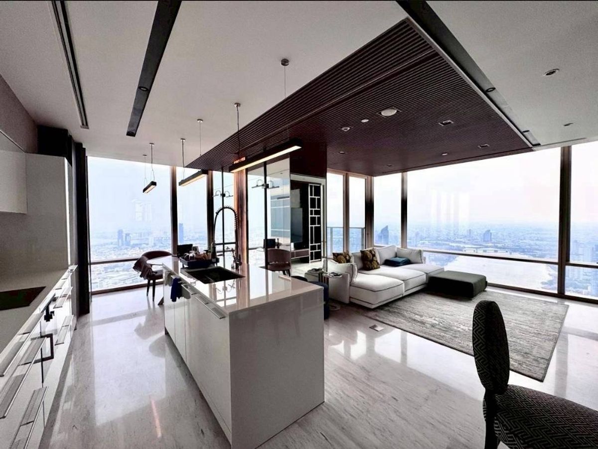 ให้เช่าคอนโดสาทร นราธิวาส : For Rent 300K | 120 sq.m. | 2 Bedrooms 3 Bathrooms | Floor 60++