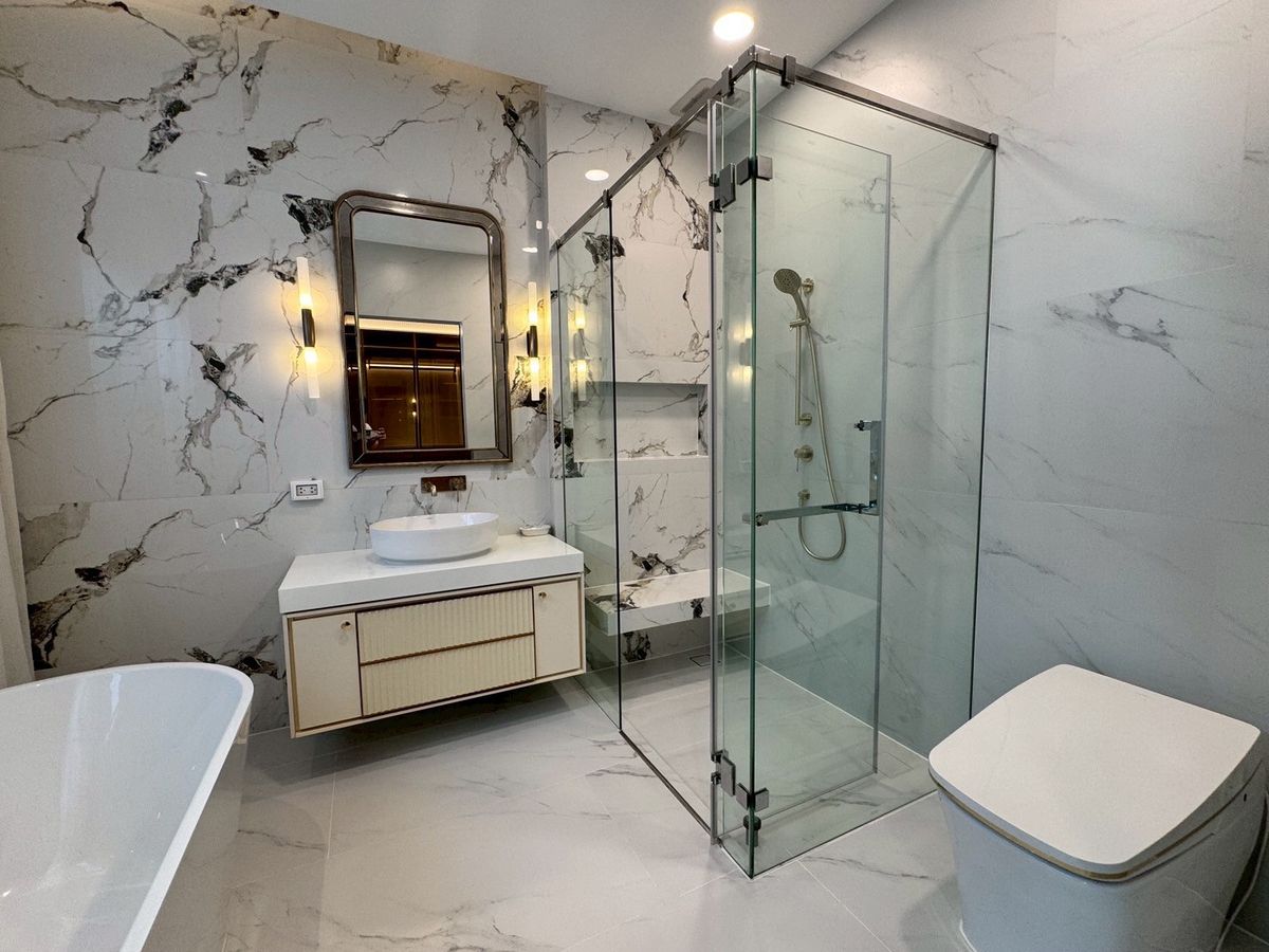 For RentHousePattanakan, Srinakarin : Nantawan new krungthep kreetha for rent 