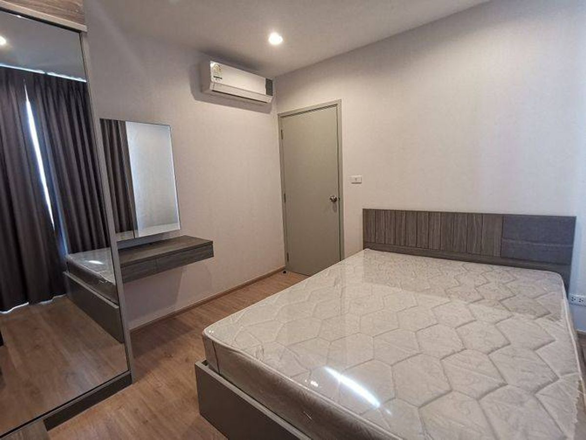 For RentCondoThaphra, Talat Phlu, Wutthakat : Ideo Sathorn Thapra, 300 meters of BTS Pho Nimit with a furniture+ washing machine only 8,500 baht