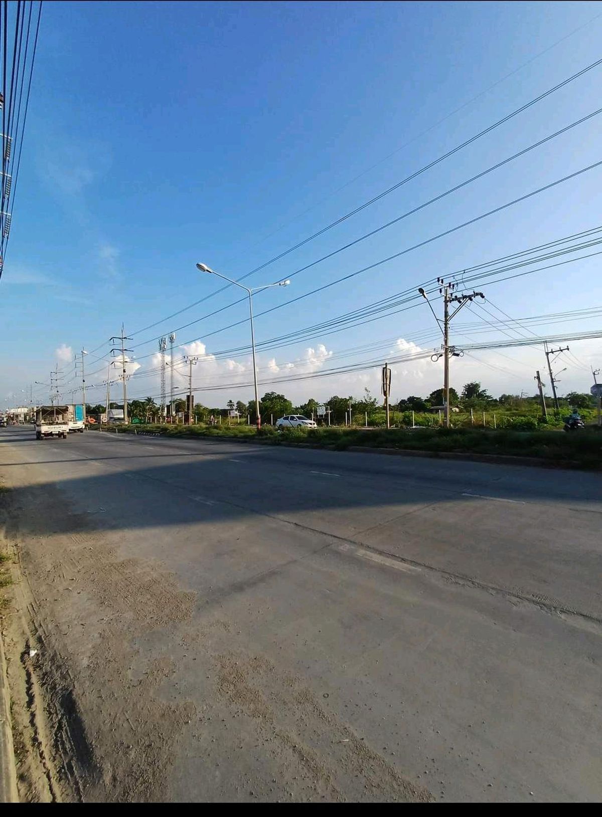 ขายที่ดินนนทบุรี บางใหญ่ บางบัวทอง : ขายที่ดิน 5 ไร่ ติดถนน ใหญ่ไทรน้อย ใกล้โรงพยาบาลไทรน้อย สวย หน้ากว้าง 80 เมตร ลึก 100 เมตร