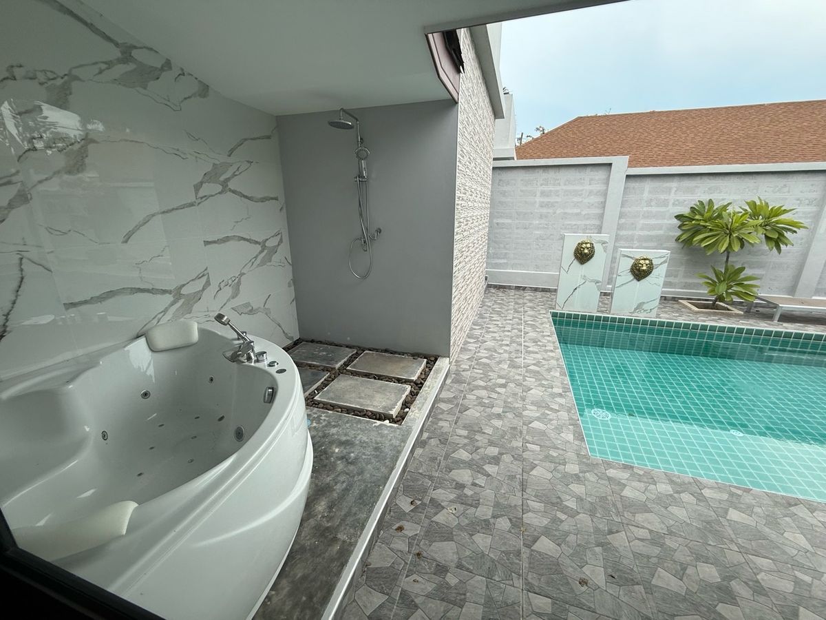 For RentPhuket : Modern Pool Villa at Rawai For Rent and Sale 4 bedrooms type 