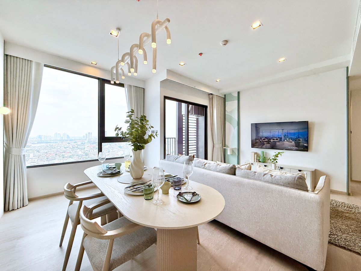 For SaleCondoWongwianyai, Charoennakor : ✨Condo next to BTS Wongwianyai✨ Reference Sathorn - Wongwianyai (Best deal directly from the project)