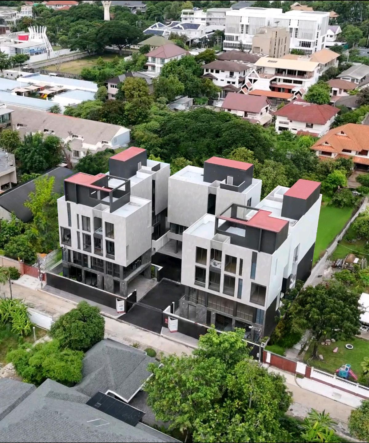 ขายบ้านพัฒนาการ ศรีนครินทร์ : ขายเหมาโครงการ หรือให้เช่าโครงการหรูสไตล์ญี่ปุ่น ME~I Residences Srinakarin – บ้านเดี่ยว 4 ชั้น พร้อมดาดฟ้า ใจกลางศรีนครินทร์ ใกล้พาราไดซ์พาร์ค