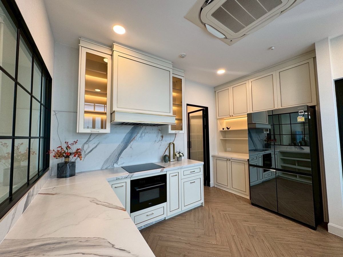 For RentHousePattanakan, Srinakarin : Nantawan new krungthep kreetha for rent 