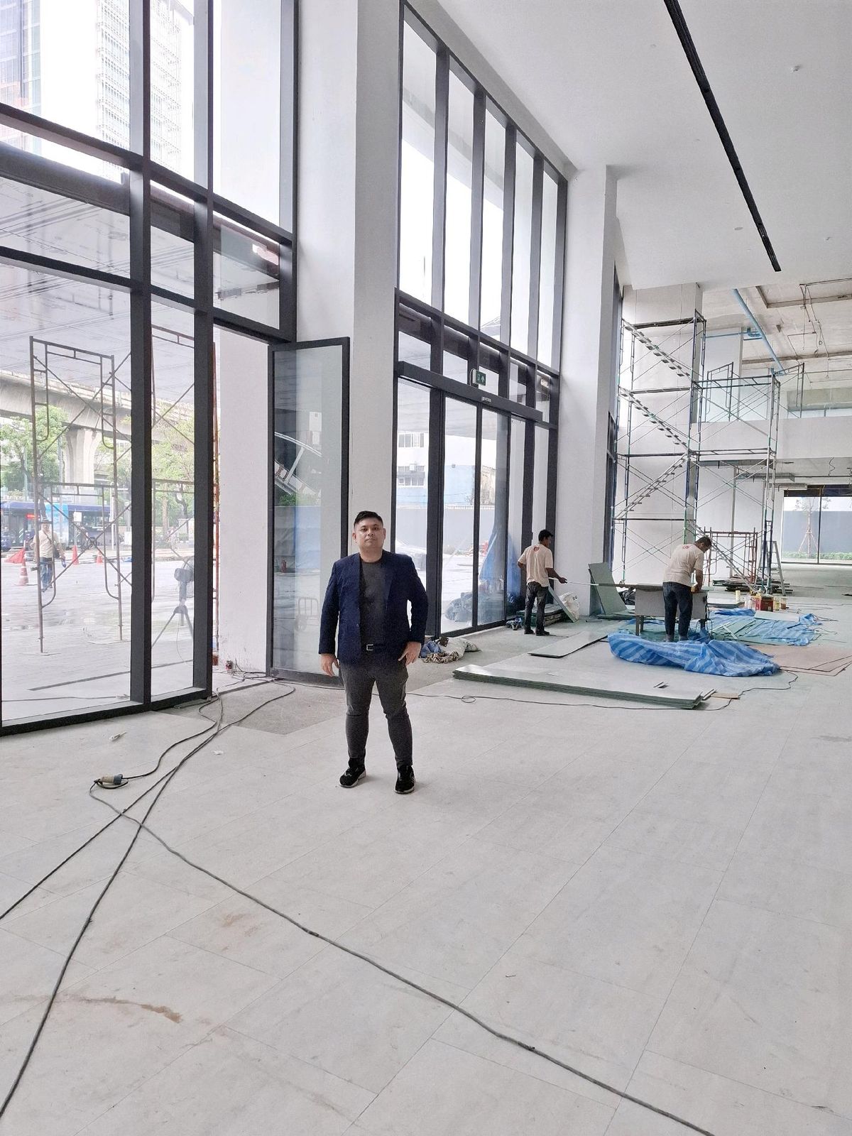 For RentRetail SpaceAri,Anusaowaree : Rental of the clinic and grade A office - Complex Sanampao Project 
 Next to the stadium BTS with a direct connection 
 
