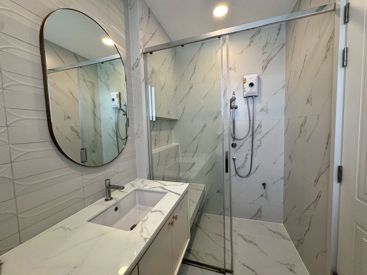 For RentHousePattanakan, Srinakarin : Nantawan new krungthep kreetha for rent 