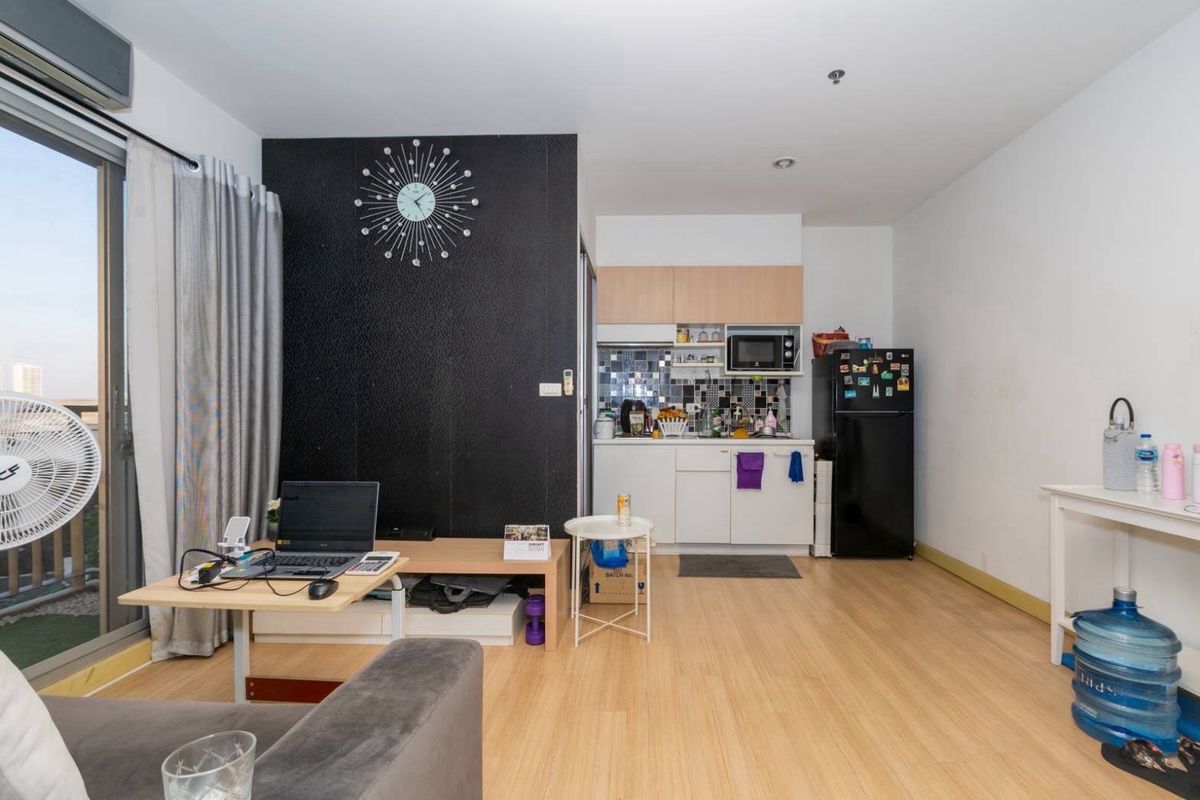 For RentCondoBangna, Bearing, Lasalle : Rent The Parkland Srinakarin Lakeside (The Parkland Srinakarin Lake Side)  🛏️ 1 bedroom 🛁 1 bathroom 🛋️ 1 living room size 36 sqm. Building 2, 17 🌅 City view ✨ Price 9,800 baht ✨  