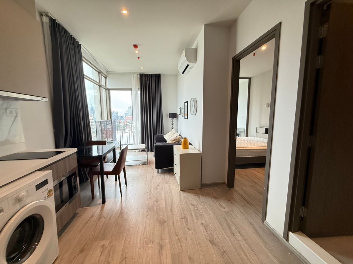 For RentCondoSukhumvit, Asoke, Thonglor : ⚜️ Rare Unit with Corner 1 Bedroom for Rhythm Ekkamai Estate ⚜️