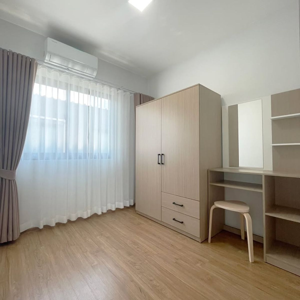 ให้เช่าทาวน์โฮมบางนา แบริ่ง ลาซาล : ให้เช่า บ้าน พลีโน่ สุขุมวิท-บางนา 2 ใกล้เมกะบางนา | 3 ห้องนอน เฟอร์ครบ พร้อมอยู่! 💵 ค่าเช่า 35,000 บาท/เดือน 📌 Ref: T1726 📱 LINE ID: trcondo 