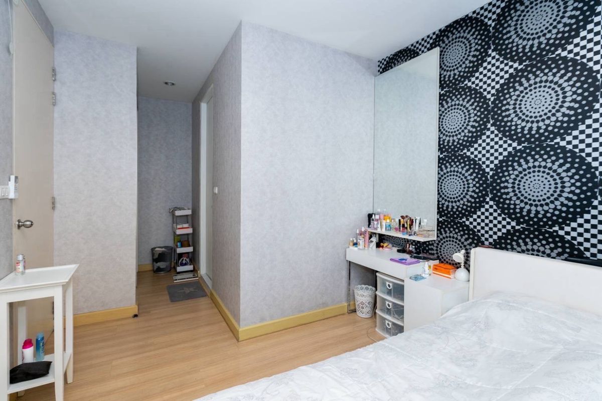 For SaleCondoBangna, Bearing, Lasalle : Sell ​​The Parkland Srinakarin Lakeside (The Parkland Srinakarin Lake Side)  🛏️ 1 bedroom 🛁 1 bathroom 🛋️ 1 living room size 36 sqm. Building 2, 17 🌅 View of the city ✨ Price 1,890,000 baht ✨  