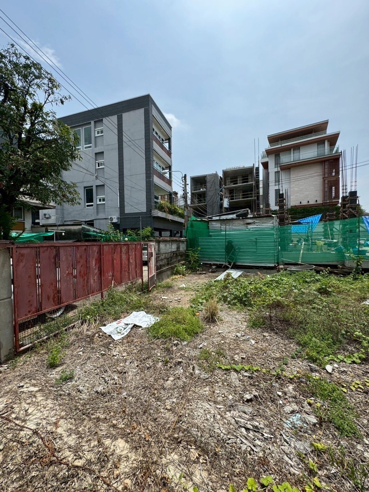 For SaleLandSukhumvit, Asoke, Thonglor : 📌 Ekkamai Land for sale, Soi 10, Intersection 6, only 900 meters from Sukhumvit 65  Connect Thonglor area 66 sq.w.*The best price in this area