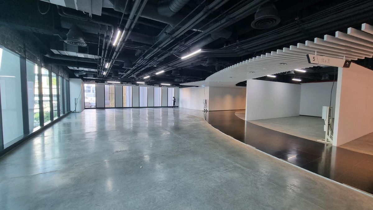 For RentRetail SpaceNana, North Nana,Sukhumvit13, Soi Nana : Rental space For selling all the legal businesses such as spa, manicure, beauty salon, sell 100 sq.m.