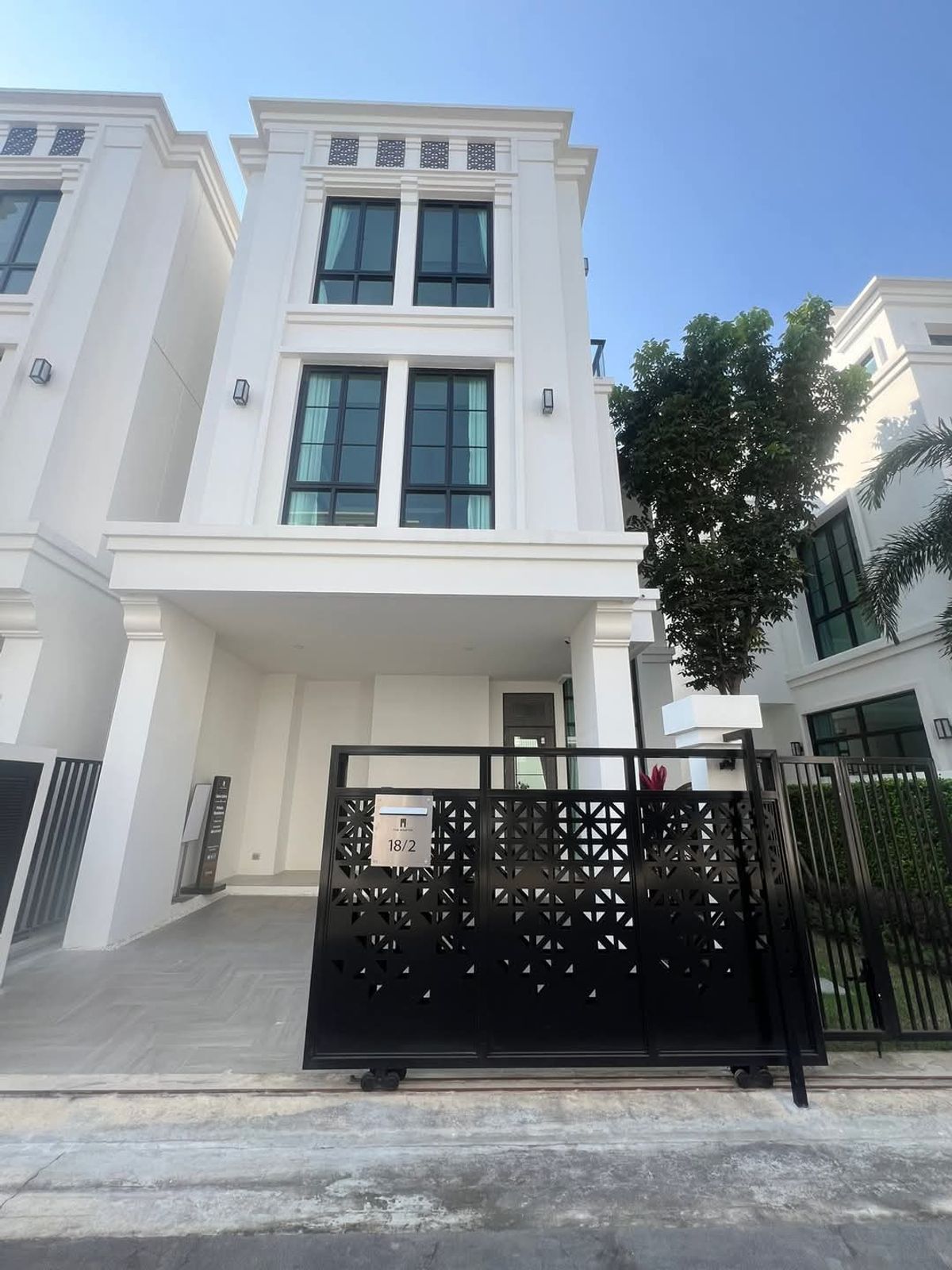 For RentHouseKaset Nawamin,Ladplakao : 3-storey detached house for rent, Soi Sukhonthasawat 25, The Master Ekkamai-Sukhonthasawat, near Central Eastwill, Siam Paragon, KPIS International School