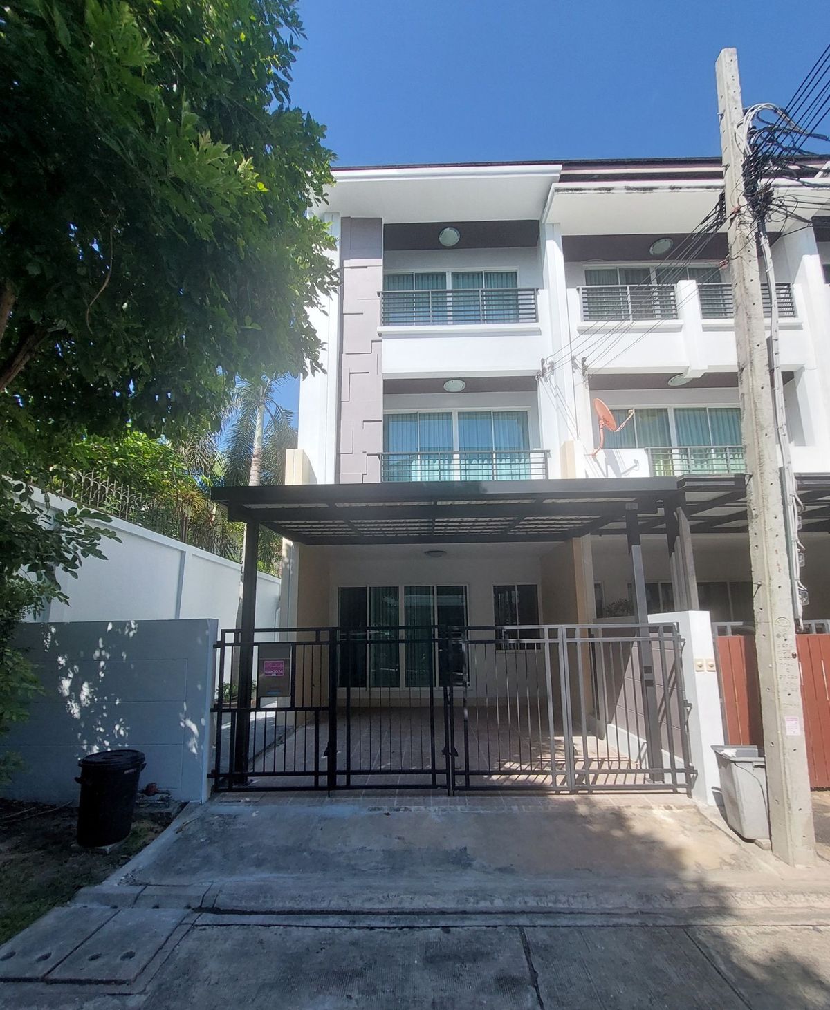 ให้เช่าทาวน์โฮมลาดกระบัง สุวรรณภูมิ : 🏠 ให้เช่าทาวน์โฮม 3 ชั้น บ้านกลางเมืองอ่อนนุช-ลาดกระบัง  ใกล้โรบินสันลาดกระบัง ใกล้สนามบินสุวรรณภูมิ บ้านสวย เครื่องใช้ไฟฟ้าและเฟอร์นิเจอร์ครบ  พร้อมเข้าอยู่ ✅✅