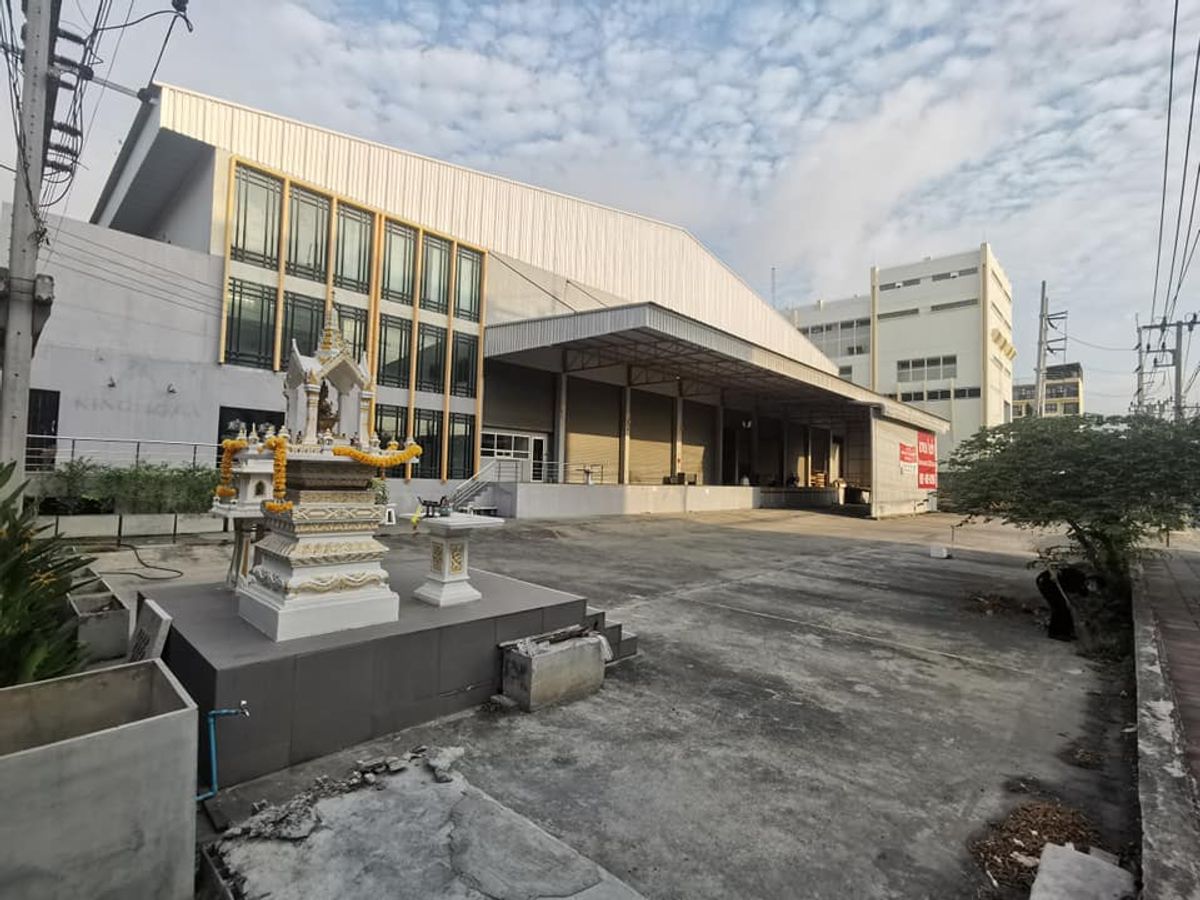 For RentWarehouseSamut Prakan,Samrong : Rent a warehouse near Lo Nikom Bang Phli, size 3,240 sqm. (Purple area) Thepharak Road, Bang Sao Thong Subdistrict, Bang Sao Thong District, Samut Prakan (property code TW2-335)