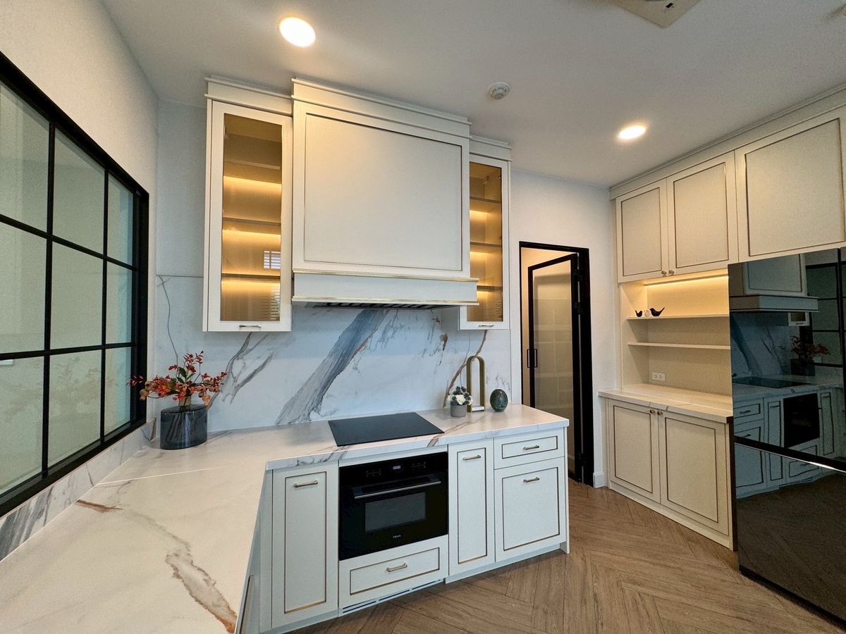 For RentHousePattanakan, Srinakarin : Nantawan new krungthep kreetha for rent 