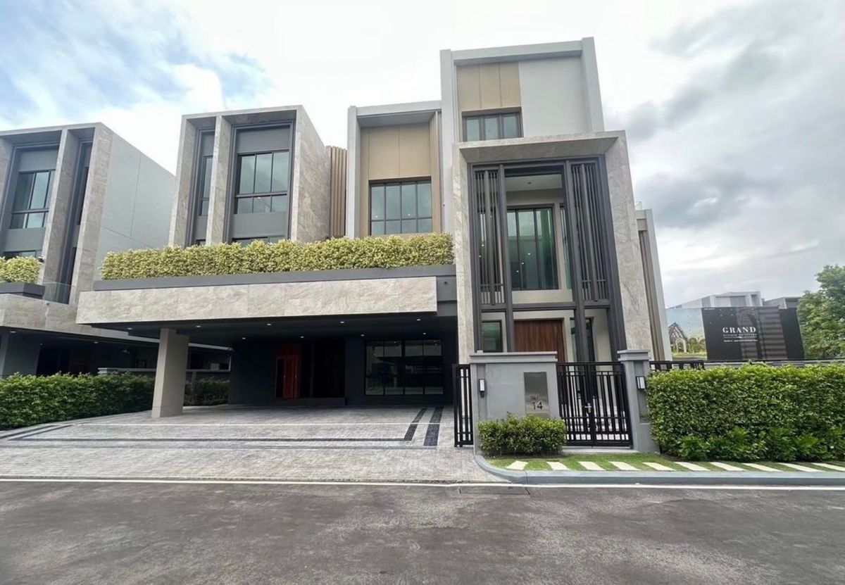 ขายบ้านพัฒนาการ ศรีนครินทร์ : ขายบ้านเดี่ยว 3 ชั้น  ม. แกรนด์ บางกอก บูเลอวาร์ด พระราม 9 - กรุงเทพกรีฑา(ห้องมุม) หลังใหญ่ หรูหรา พร้อมลิฟท์ ใกล้ มหาวิทยาลัยแสตมฟอร์ด สนใจ แอตไลน์@841qqlnr
