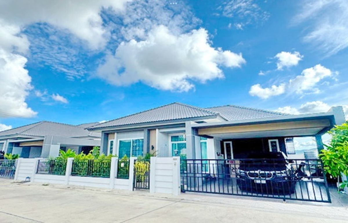 ให้เช่าบ้านระยอง : แยก นิคมพัฒนา.3 นอน 2 น้ำ ร่มรื่น 60 ตร.วา.240 ตร.ม. ระยอง คฤหาสน์ จัดเต็มเฟอร์ใหม่ เครื่องใช้ไฟฟ้า ให้เช่า รพ.นิคมพัฒนา 1.2กม.