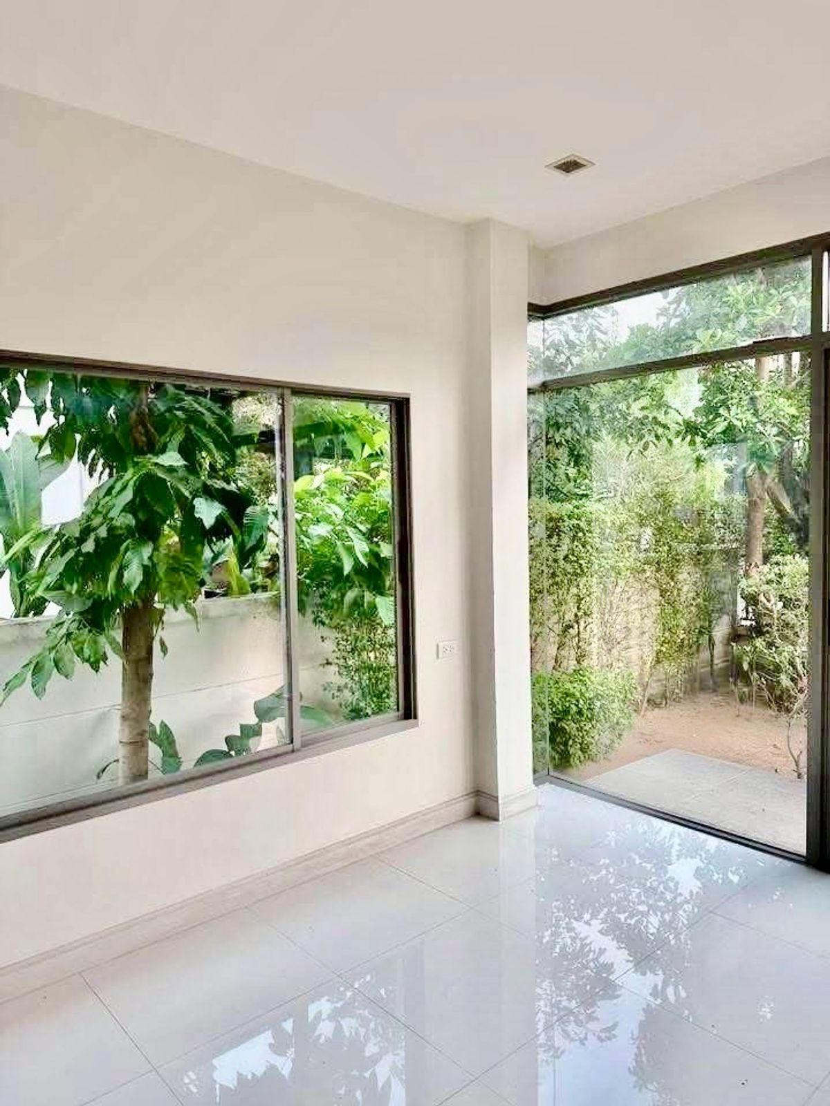 ขายบ้านแจ้งวัฒนะ เมืองทอง : ขายบ้านเดี่ยว 2 ชั้น หมู่บ้านเพอร์เฟค เพลส ชัยพฤกษ์-แจ้งวัฒนะ เนื้อที่ 67.5 ตารางวา 3 ห้องนอน ติดถนนหอการค้าไทย ตำบลบางตะไนย์ อำเภอปากเกร็ด จังหวัดนนทบุรี