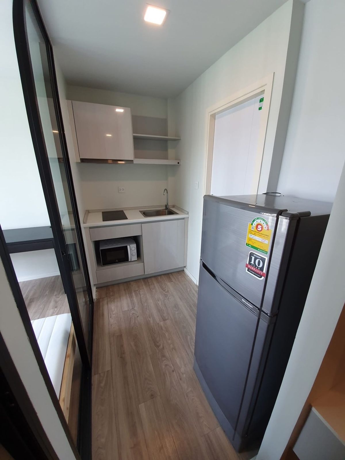 For RentCondoSamut Prakan,Samrong : Cant be slow 🔥🔥🔥 For rent notting hill Sukhumvit-Phraeksa The room is beautiful at the cover as in the picture. Full furniture‼ ️ Ready to enter 17/5/68 (very fast chat)