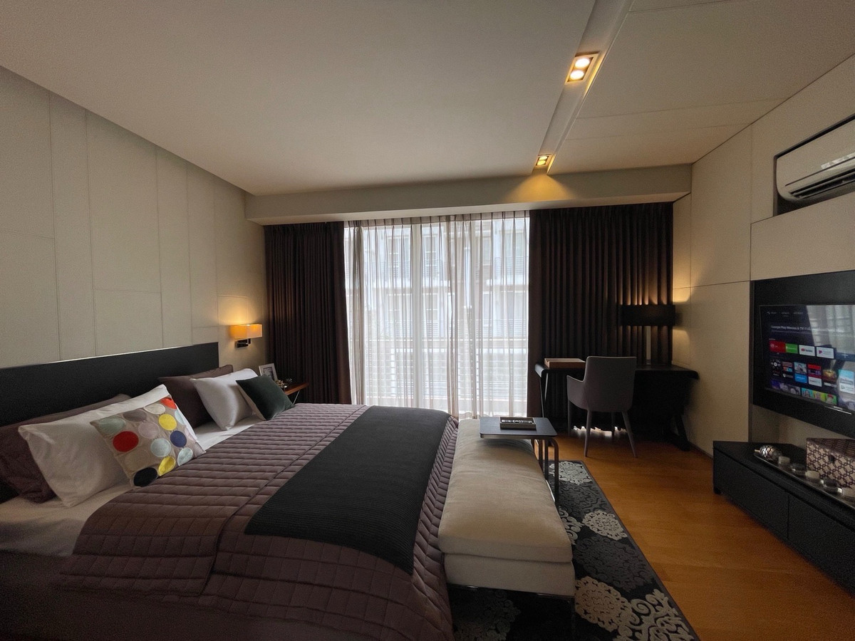 For SaleTownhomeRama3 (Riverside),Satupadit : 📢 Modern 4.5-Storey Townhome for Sale in Central Bangkok! Located just minutes from Central Rama 3 and close to the expressway – perfect for living or home office in a prime business area.