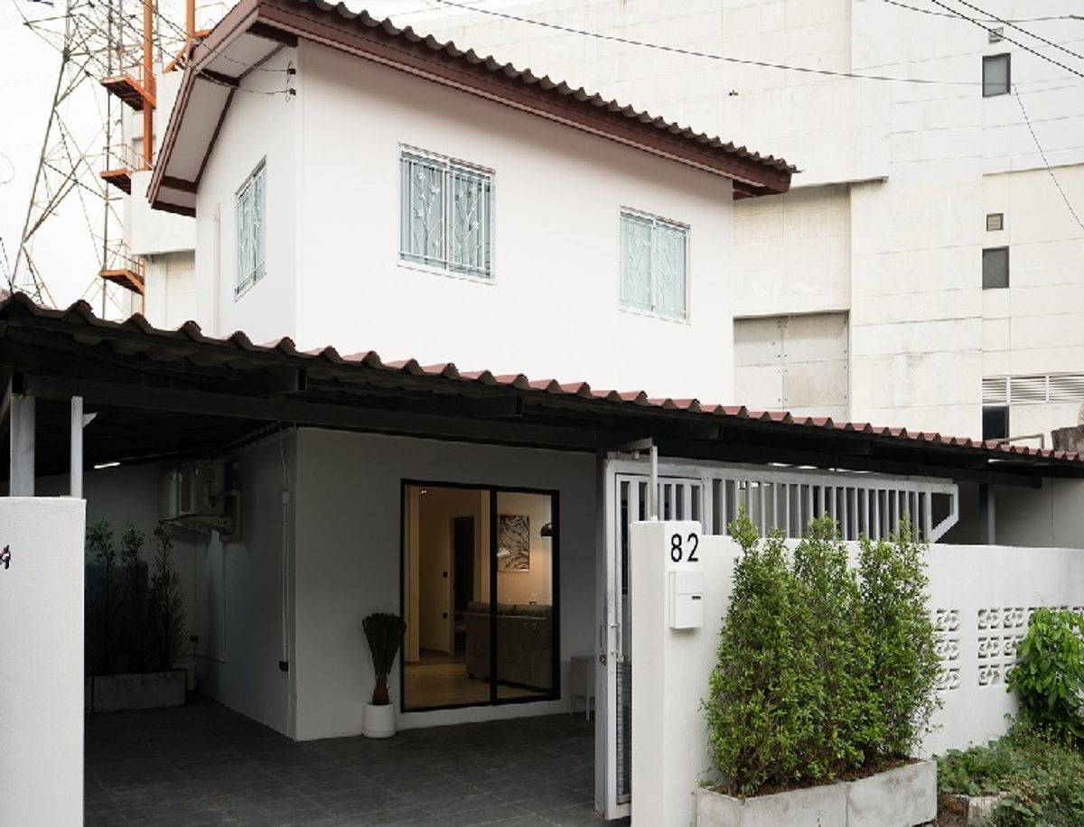 ให้เช่าบ้านรัชดา ห้วยขวาง : For Rent ให้เช่าบ้านเดี่ยว 2 ชั้น ทำเล สุทธิสาร ห้วยขวาง / ซอยประชาราษฎร์บำเพ็ญ 17 ใกล้ MRT บ้านสวยมาก / แอร์ทั้งหลัง / เฟอร์นิเจอร์ครบ Fully Furnished / อยู่อาศัย ไม่สัตว์เลี้ยง / Chinese Welcome