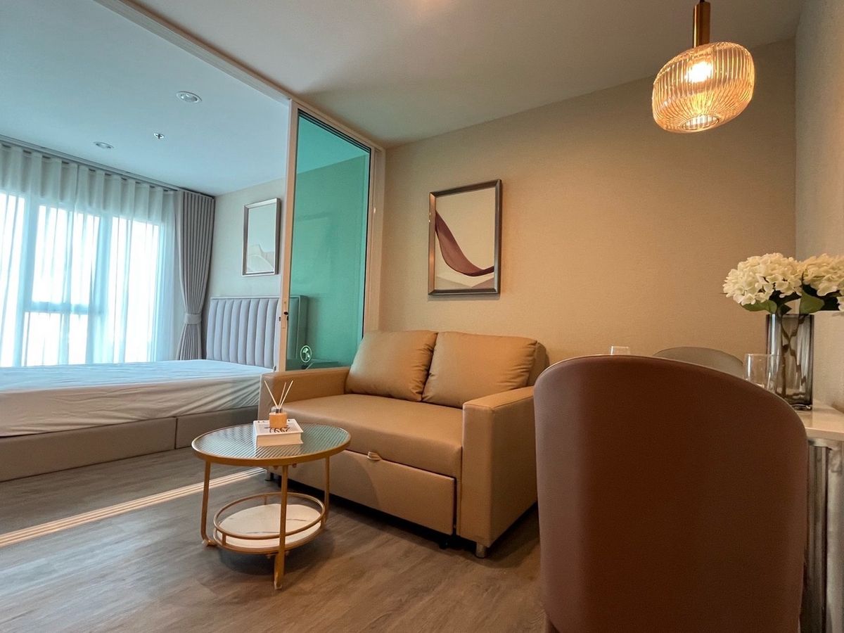 For RentCondoBangna, Bearing, Lasalle : For rent, empty rooms, Regent Home, Bangna, 6000 baht/month, including the central girl fee in Bangna BTS